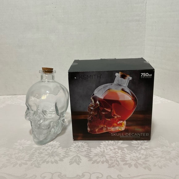 Crystal Head Skull Decanter- Holds 750ml - NIB - Picture 4 of 10